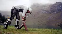 Untuk Hilangkan Rasa Sesal dan Sakit Pria ini Menjadi `Kambing`