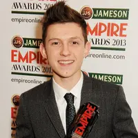 Tom Holland pemeran baru Spider-Man. foto: popsugar.com