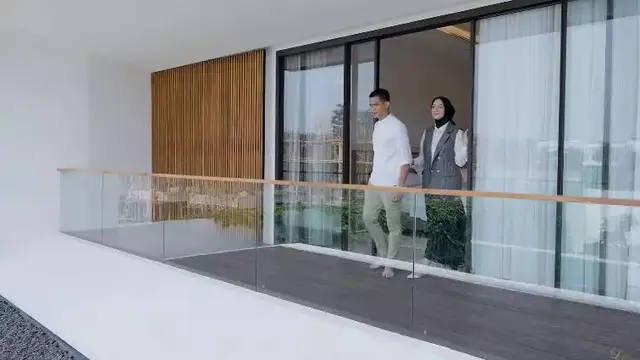 Potret balkon pada kamar tidur Citra Kirana