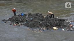 Kepala Dinas Sumber Daya Air (SDA) Provinsi DKI Jakarta Ika Agustin Ningrum mengatakan, untuk mengantisipasi banjir pihaknya saat ini juga sedang fokus menyelesaikan pembebasan lahan di tiga wilayah pada proyek normalisasi Kali Ciliwung agar selesai pada 2024. (merdeka.com/Imam Buhori)