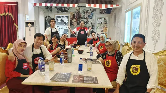 Potret Warung Sop Buntut Ayah Vidi Aldiano