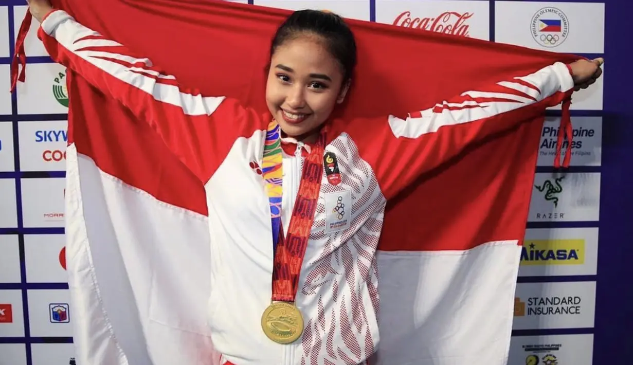 Dalam balutan baju merah putih berhasil membawa bangga Indonesia.  [Foto: Instagram/ Firdha Irfanaluthfi]
