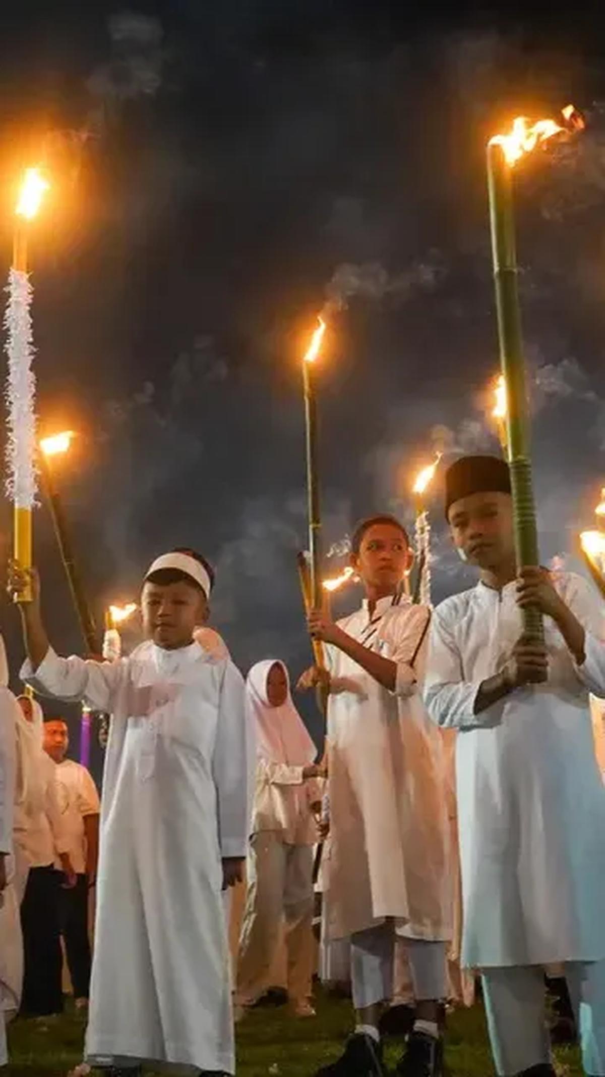 Tahun baru Hijriah identik dengan perjalanan hijrah Nabi Muhammad SAW dari Makkah menuju Madinah.