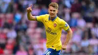 Wajah Tampan, Bintang Muda Arsenal Mulai Rambah Dunia Model