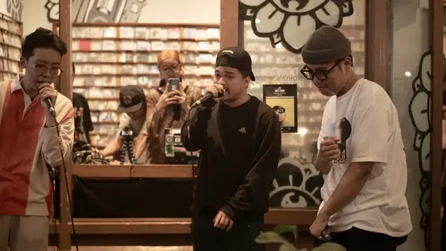 Penyanyi rap Vije Khant, Masyow dan Hazzle. (Foto: Dok. Koleksi Pribadi Vije Khant)