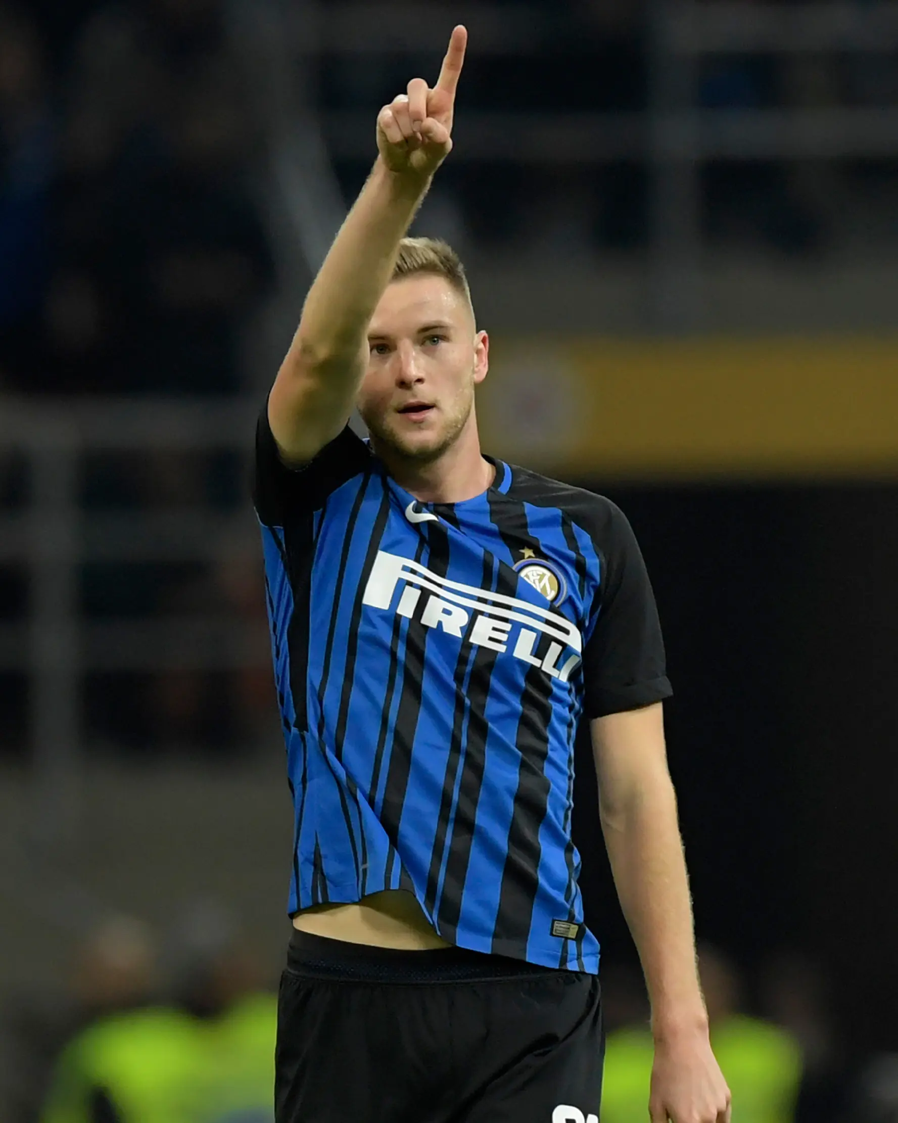 Milan Skriniar termasuk pemain yang diboyong Inter Milan pada musim panas 2017. (AFP Photo/Miguel Medina)