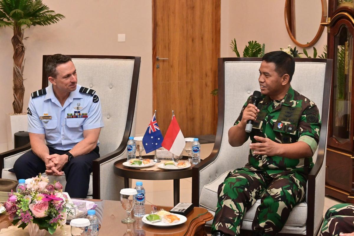 FOTO: Kaskoopsudnas Terima Kunjungan Kehormatan Air Commander Australia