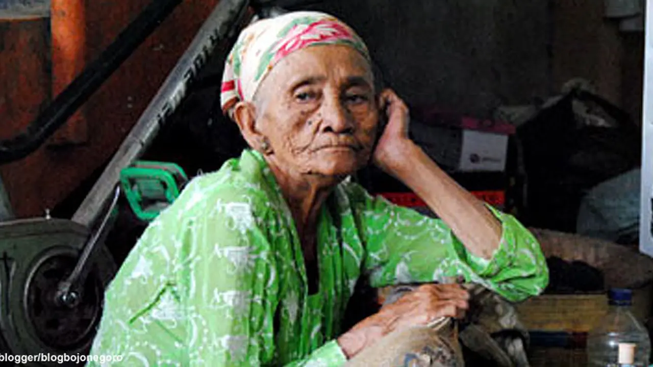 lansia-tambah-130611b.jpg