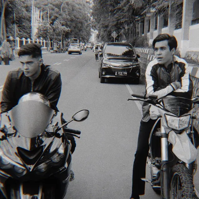 Tampil Keren Ini 7 Gaya Erdin Werdrayana Main Sinetron Roda Roda Gila