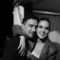 Raisa mengucapkan terima kasih kepada Hamish Daud karena waktu yang telah diberikan dan menjadi support system dalam kehidupan serta pekerjaannya. Meski memiliki latar belakang yang berbeda, keduanya saling mendukung satu sama lain. (Instagram/raisa6690)