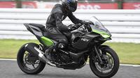Kawasaki Ninja 250 Hybrid (young-machine.com)