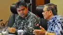 Ketua Komisi Aparatur Sipil Negara (ASN) Sofian Affandi (Batik Biru), dan Deputi II Kepala Staf Presiden Yanuar Nugraha (batik Hitam) saat berdiskusi tentang UU ASN dan permasalahannya di Setneg, Jakarta, Selasa (23/1). (Liputan6.com/Angga Yuniar)