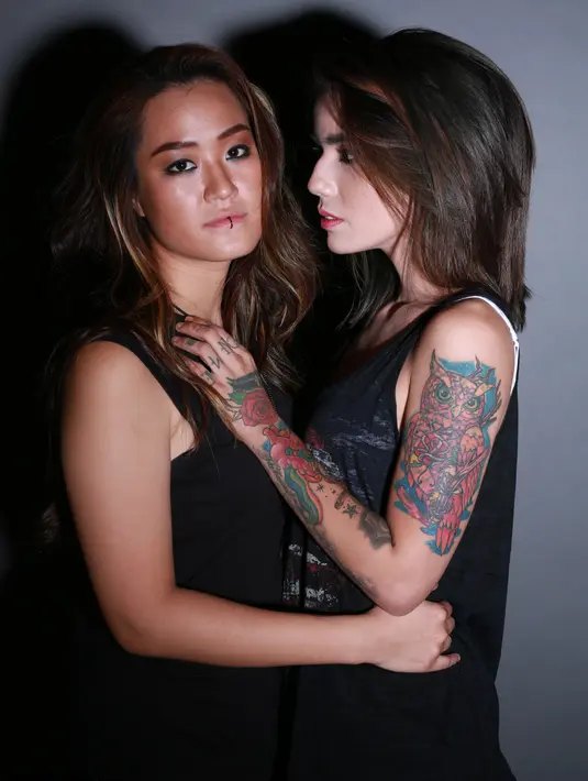 Untuk pasal yang dikenakan terhadap Sheila Marcia, pihak Melodya Vanesha menjerat dengan pasal 45 dan juga pasal 28 ayat 1 UU ITE. Beberapa pasal lain juga dijeratkan kepada Sheila Marcia. (Febio Hernanto/Bintang.com)