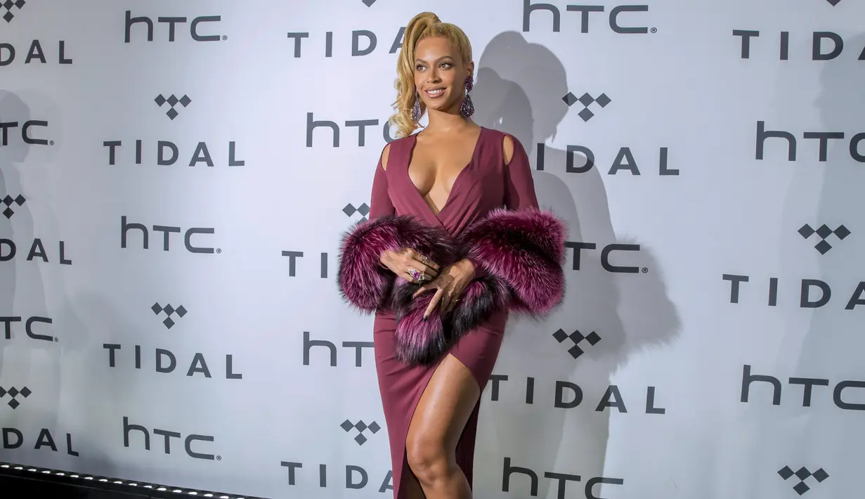 Penyanyi Beyonce tiba untuk menghadiri konser TIDAL X : 1020 di Barclays Center, New York, Selasa (20/10/2015). (REUTERS / Brendan McDermid)