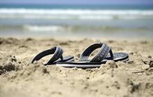 6 Model Sandal Jepit Pria yang Wajib Dibeli Saat Harbolnas 11.11