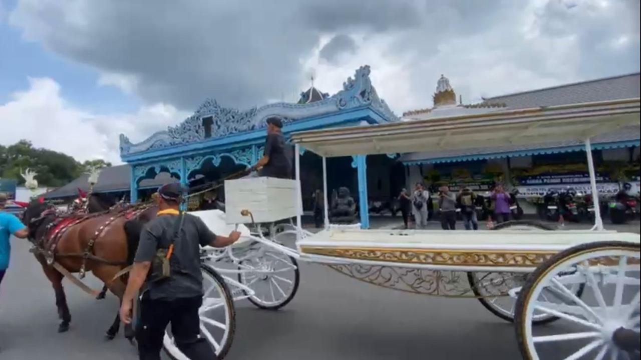 Keraton Surakarta Gelar Gladi Bersih Penarikan Kereta Jenazah Pakubuwono XIII