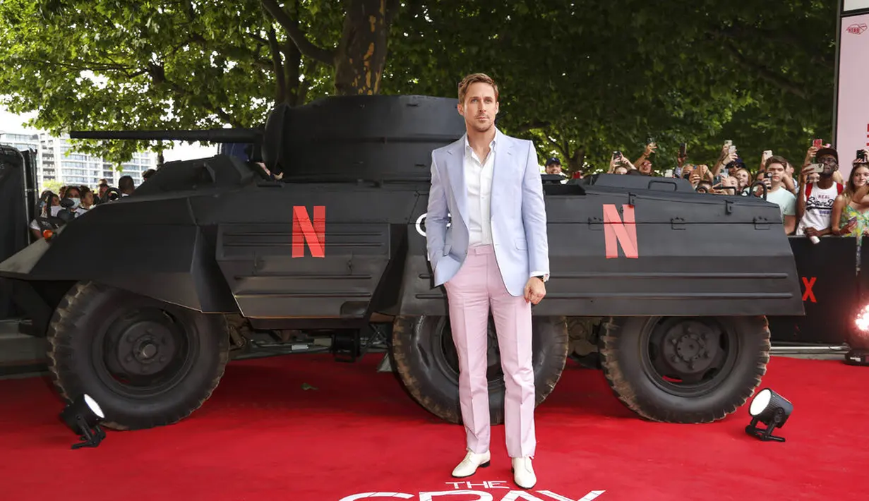 Ryan Gosling dalam premier The Gray Man di London, Selasa (19/7/2022). (Foto: Vianney Le Caer/Invision/AP)