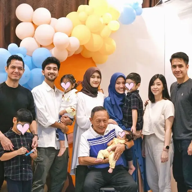 6 Potret Ayah Alyssa Soebandono Bareng Ketiga Anaknya, Penuh Kehangatan