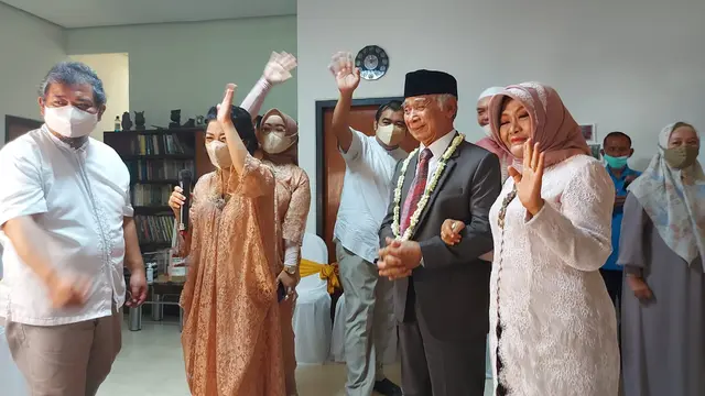 Pernikahan lansia di Malang disiarkan live via Zoom