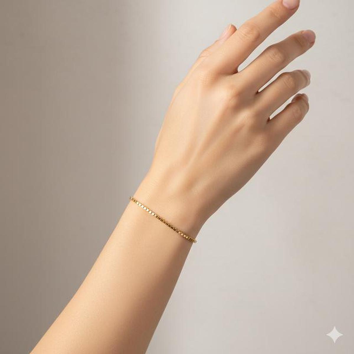 7 Model Gelang Emas Wanita Muda Gaya Modern 2025, Simple tapiTetapMewah
