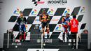 Presiden Joko Widodo memberi selamat kepada pemenang MotoGP Indonesia 2022, Miguel Oliveira, Fabio Quartararo dan Johann Zarco di Sirkuit Mandalika, Lombok, Nusa Tenggara Barat, Minggu (20/3/2022). (Foto: Laily Rachev-Biro Pers Sekretariat Presiden)