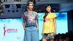Desainer Lenny Agustin memamerkan karyanya di Jakarta Fashion & Food di Hotel Harris Kelapa Gading, Jakarta (Liputan6.com/Faisal R Syam)