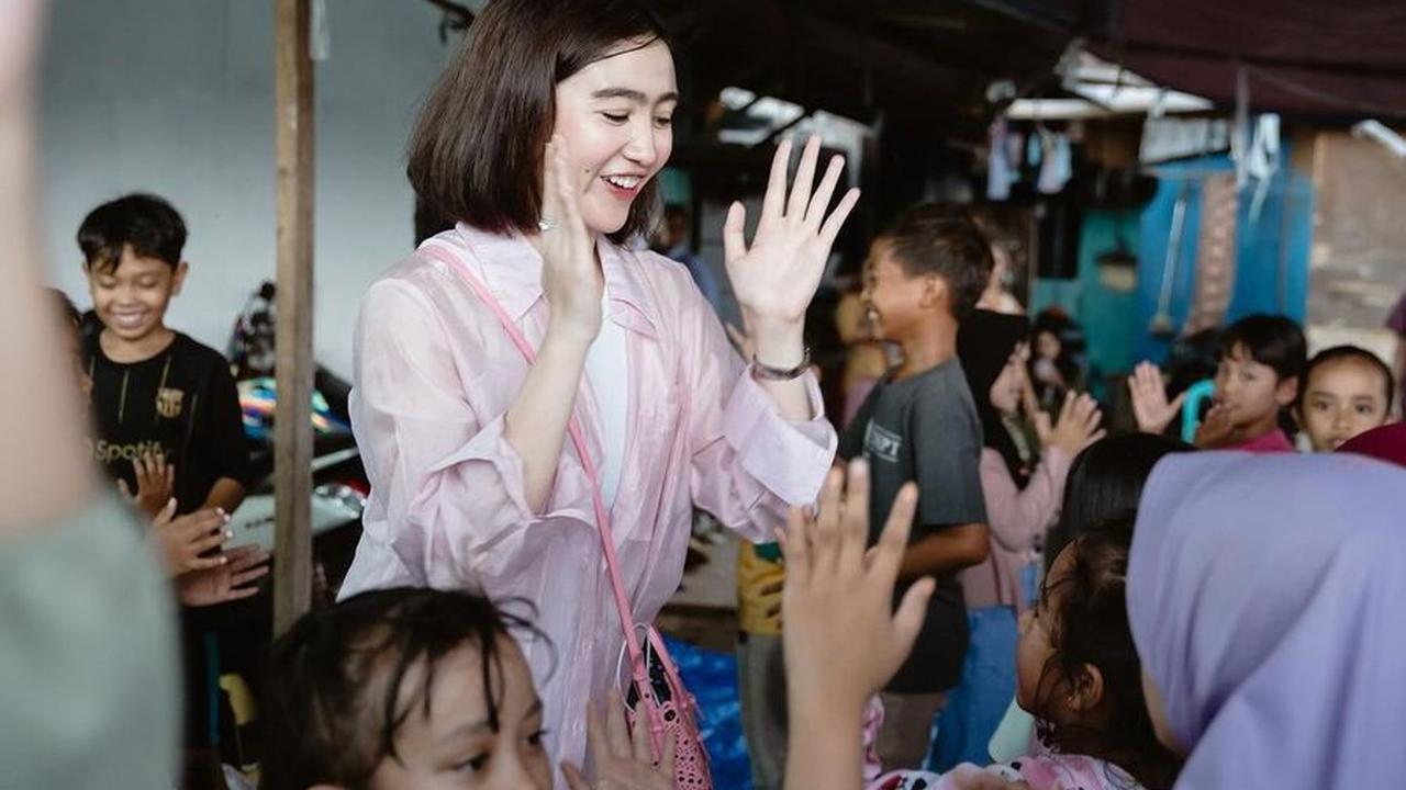 Aksi sosial Febby Rastanty mendapat pujian tinggi dari netizen, yang mengakui kebaikannya sebagai sesuatu yang patut diapresiasi.<br>
