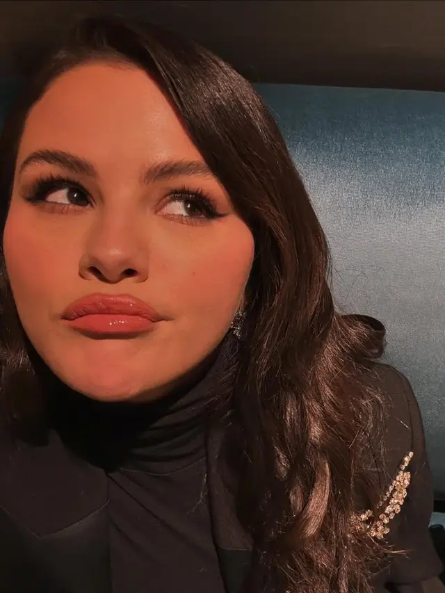 Selena Gomez Emosi Dikatai Gemuk, Jalani Terapi Khusus untuk Mengatasinya