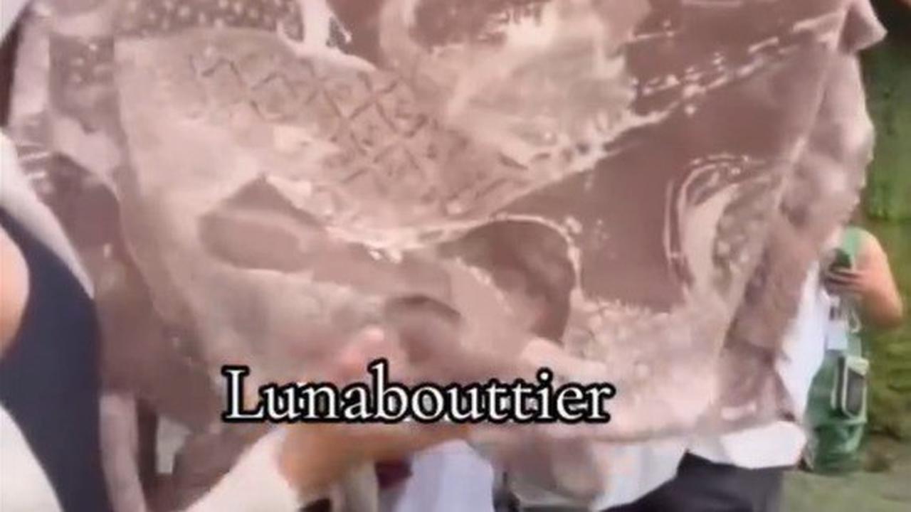 Luna Maya dan Maxime Bouttier Jalani Ritual Melukat di Bali Sebelum Menikah, Kompak Pakai Kain Batik Corak Khusus Penuh Makna