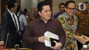 Menteri BUMN, Erick Thohir bersama Wakil Menteri BUMN Kartika Wirjoatmodjo (kanan) seusai mengikuti rapat dengan Komisi VI DPR, di kompleks Parlemen,Senin (2/12/2019). Rapat membahas Penyertaan Modal Negara (PMN) pada Badan Usaha Milik Negera tahun anggaran 2019 dan 2020. (Liputan6.com/Johan Tallo)