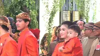 Cucu pertama Presiden Jokowi, Jan Ethes Sri Narendra, mengikuti prosesi pernikahan Kahiyang Ayu dan Bobby Nasution. (Liputan6.com/Angga Yuniar)