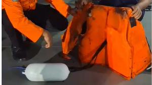 Penampakan Pelampung dan Buoy yang Ditemukan TNI AL di Selat Sunda