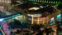 Mall Dubai dengan luas 10 hektare ini menjadi mal terbesar yang pernah ada di dunia.
