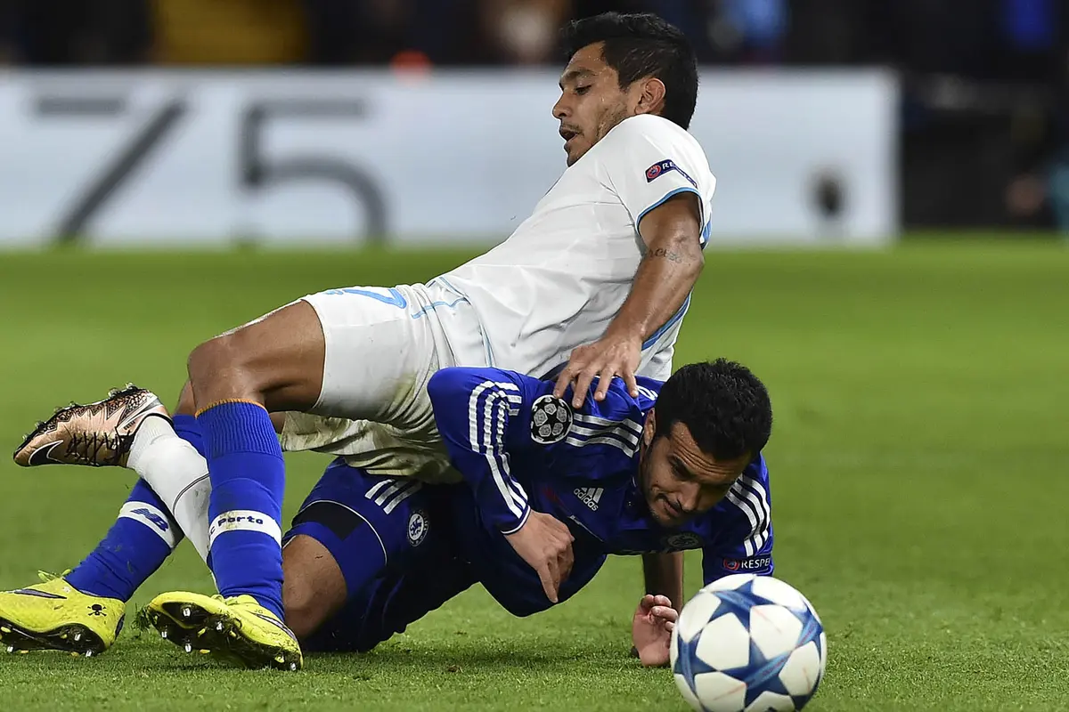 Chelsea Menang Berkat Gol Bunuh Diri dan Willian