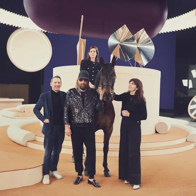 Aksi Putri Monako Naik Kuda di Runway Chanel Couture Tuai Kritik, Dituding Eksploitasi Hewan