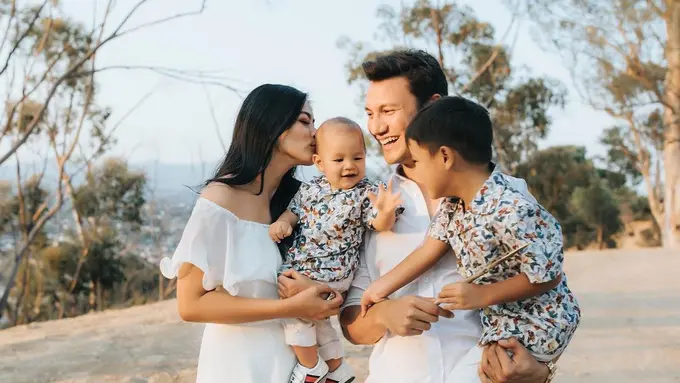 [Fimela] Titi Kamal - Christian Sugiyono