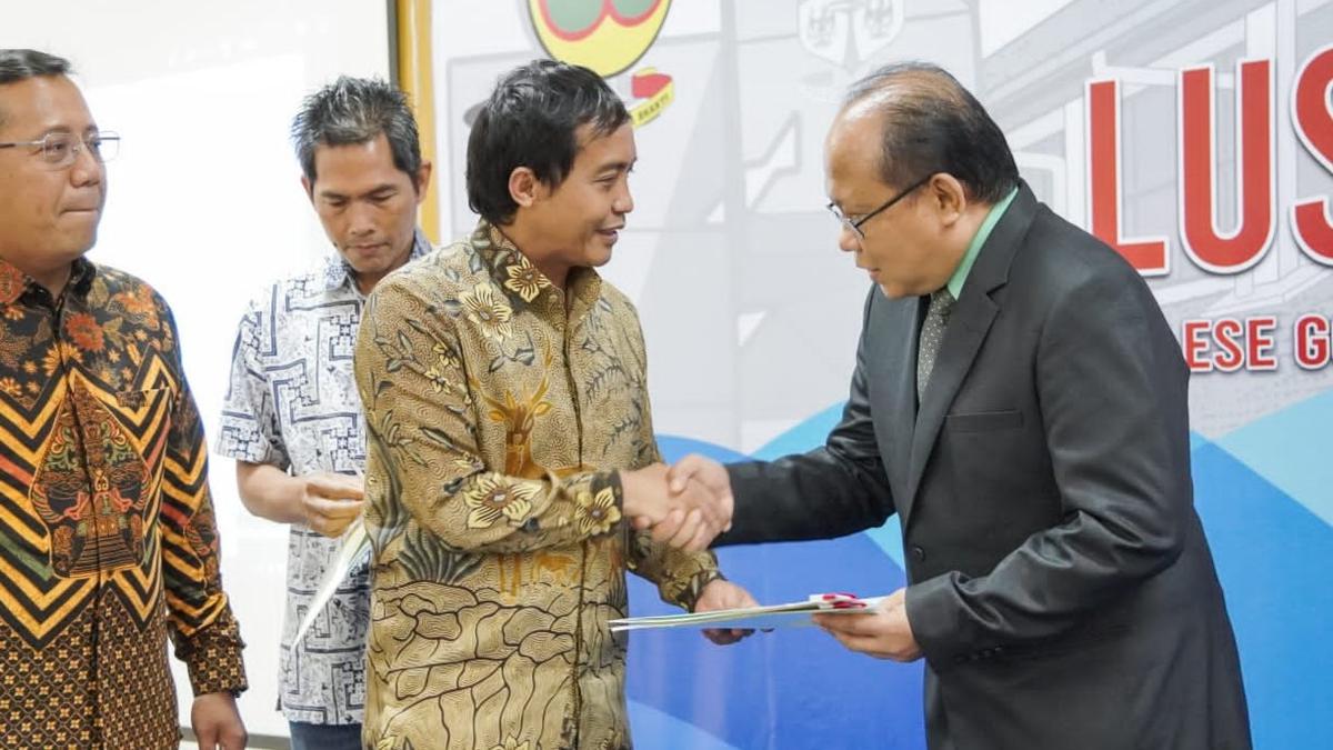 Serahkan Sertifikat Tanah Gereja, Wamen ATR Beri Kado Natal untuk Umat Kristiani