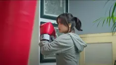 Akting Fujianti Utami Putri alias Fuji dalam film Bukan Cinderella. (Foto: Super Media Pictures via YouTube Cinepolis Indonesia) - 5