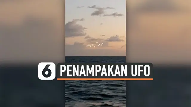 Seorang pria merekam penampakan objek misterius bercahaya yang terbang di atas laut. Diduga, benda misterius tersebut adalah UFO.