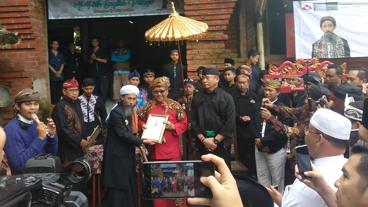 Petinggi PDIP menyambangi Pondok Pesantren Dzikir Al Fath di Kabupaten Sukabumi, Jawa Barat, Jumat (8/2/2019).