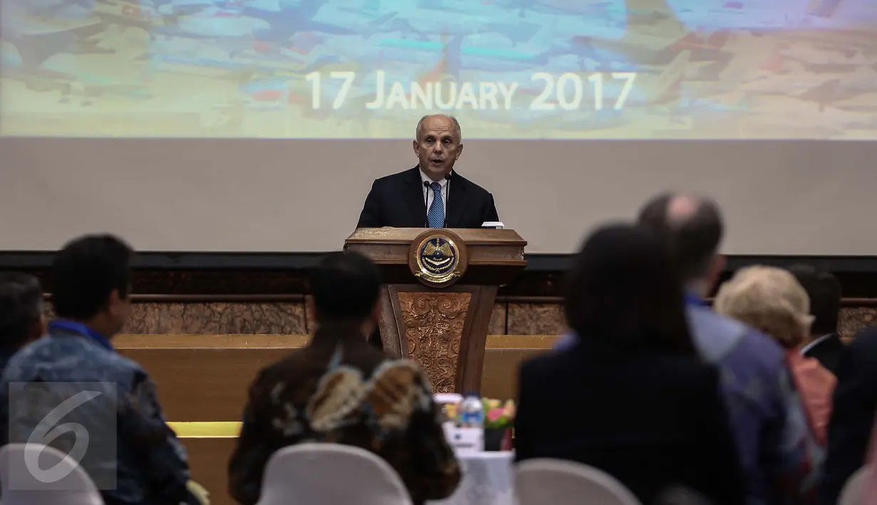 Duta Besar Luar Biasa dan Berkuasa Penuh (LBBP) AS untuk Indonesia Joseph R Donovan Jr memberikan sambutan saat Indonesia - U.S Aviation Working Group, Indonesia - U.S Cooperating For Aviation Growth, Jakarta, Selasa (17/1). (Liputan6.com/Faizal Fanani)