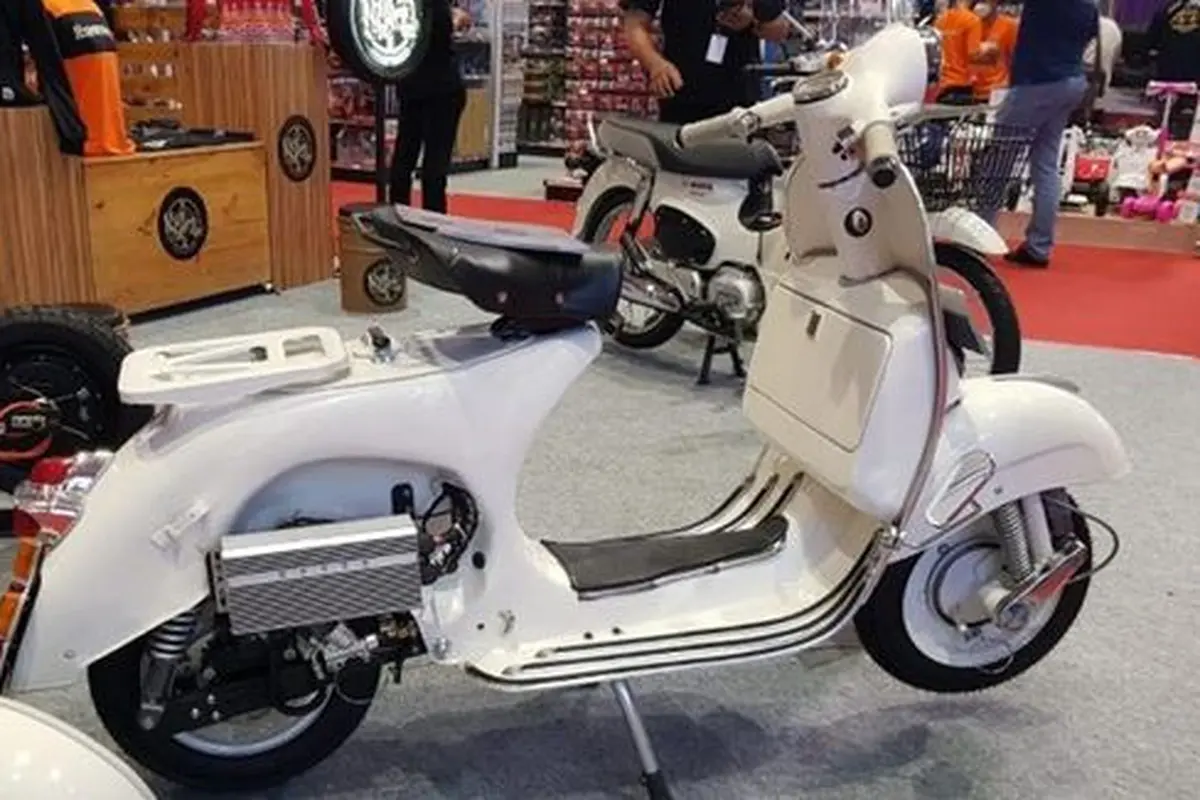 Modifikasi Vespa Klasik Bermesin Listrik