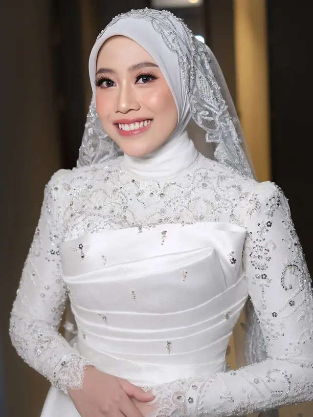 7 Detail Gaun Megawati Hangestri di Acara Ngunduh Mantu, Tampil Anggun