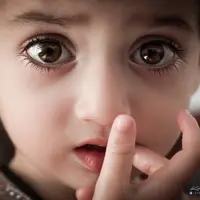 Potret-potret ini seakan melihat balik saat kamu memandangnya.