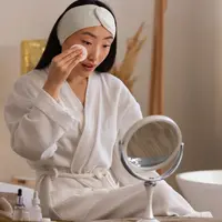 Sahabat Fimela, yuk simak ritual skincare minimalist yang efektif dibawah ini. [Dok/freepik.com/pikisuperstar]