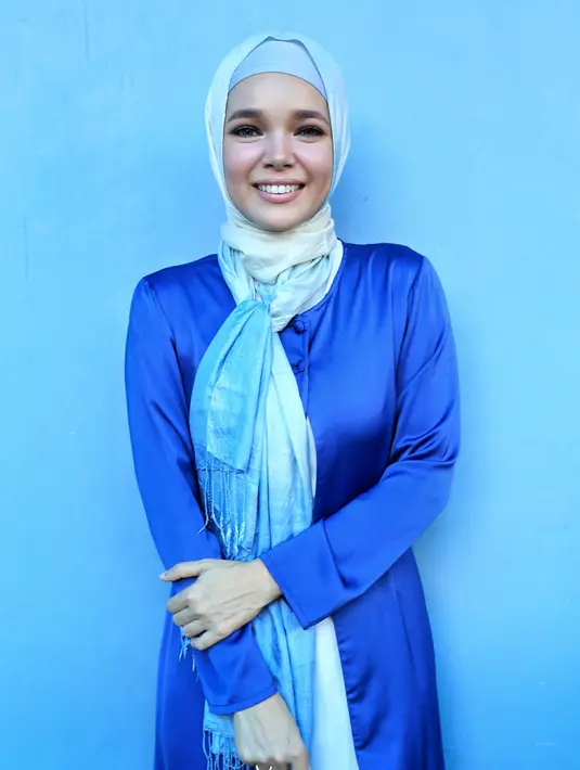 "Demo damai. Insya Allah saya yakin demonya pasti damai dengan apa yang dikatakan pak Ahok ‎terhadap kaum muslim yang ada di Indonesia," tutur Dewi Sandra di kawasan Mampang Prapatan, Jakarta Selatan, Rabu (2/11). (Nurwahyunan/Bintang.com)