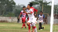 Edi Bogel dkk. siap membawa pulang hasil positif saat dijamu PS Mojokerto Putra dalam lanjutan Indonesia Soccer Championship B, Minggu (22/5/2016). (Bola.com/Robby Firly)