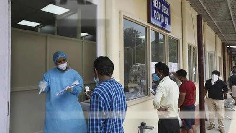 New Delhi Hospital (AP Photo/Manish Swarup)