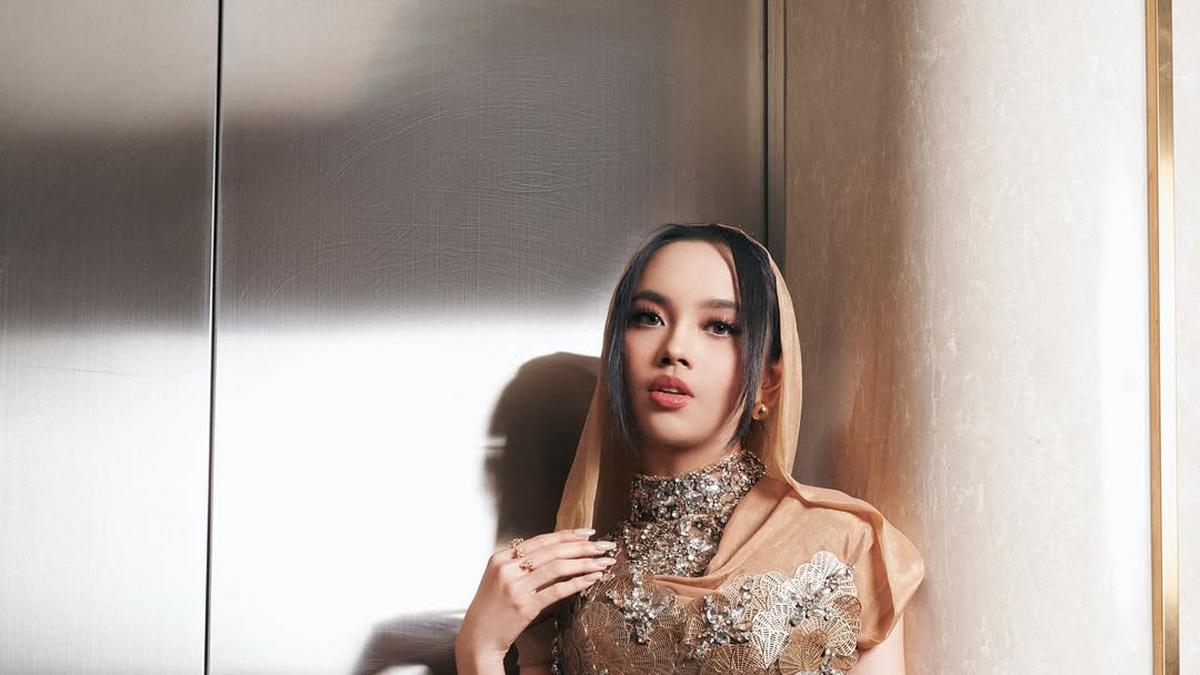 Jadi Muse Lisa Ju di JFW 2026, Lyodra Ginting Tampil Bak Karakter Dune dengan Dress Bertudung