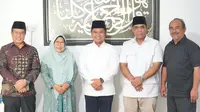 Bakal pasangan calon Bupati dan Wakil Bupati Kabupaten Tegal Ischak Maulana Rohman-Ahmad Kholid secara khusus menemui Hj Umi Azizah yang merupakan Bupati Tegal periode 2019-2024 jelang Pilkada Tegal 2024. (Ist)